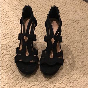 Black wedge heels